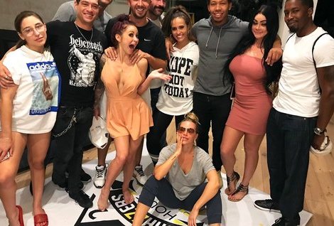 ТОПовые 10 порно звезд в одном групповом сюжете. Браззерс хаус, закулисе.